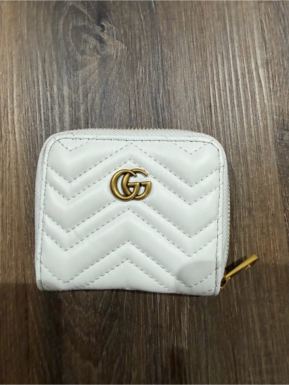 White Chevron Quilted Zip Wallet with Gold GG